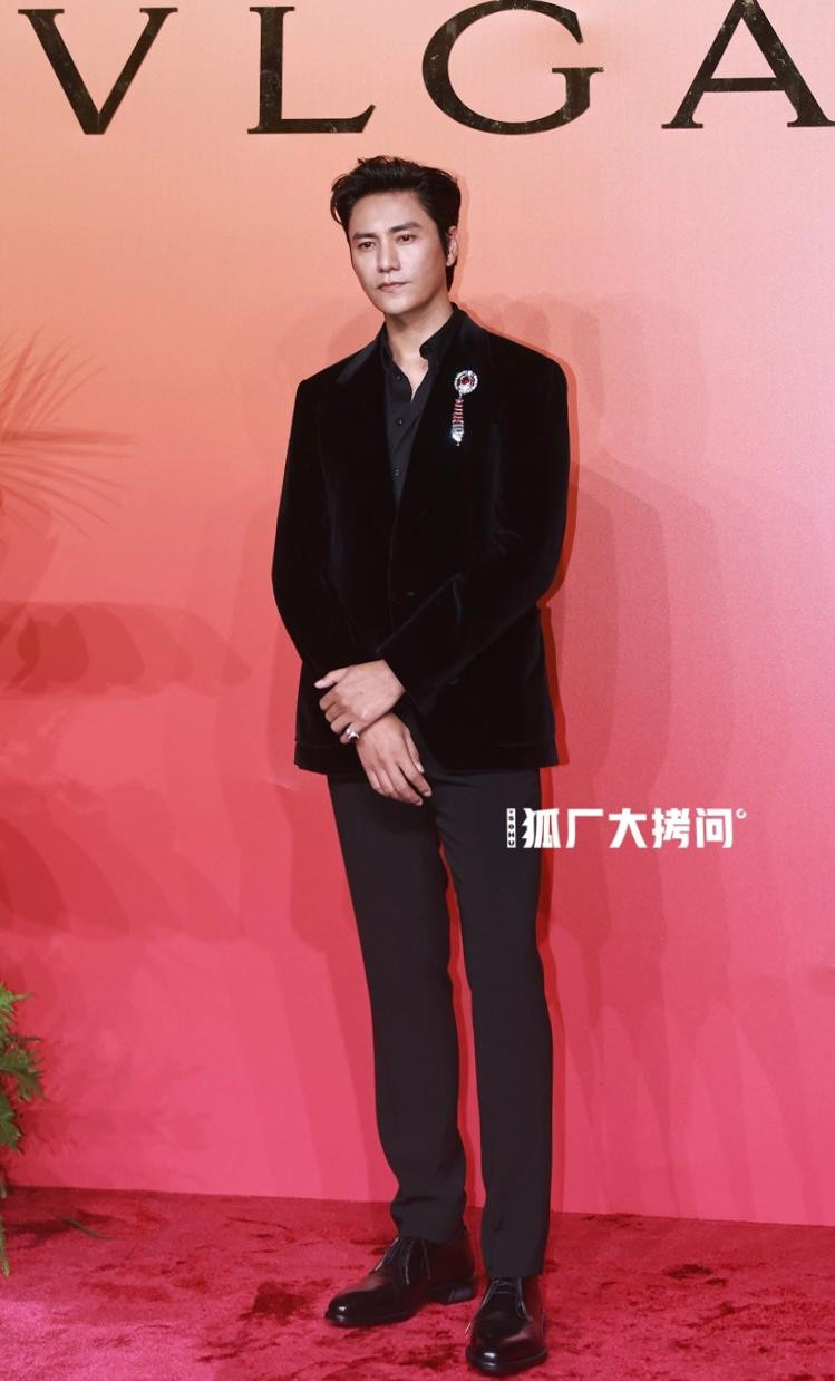 Trần Khôn phong độ. Trần Khôn phong độ.