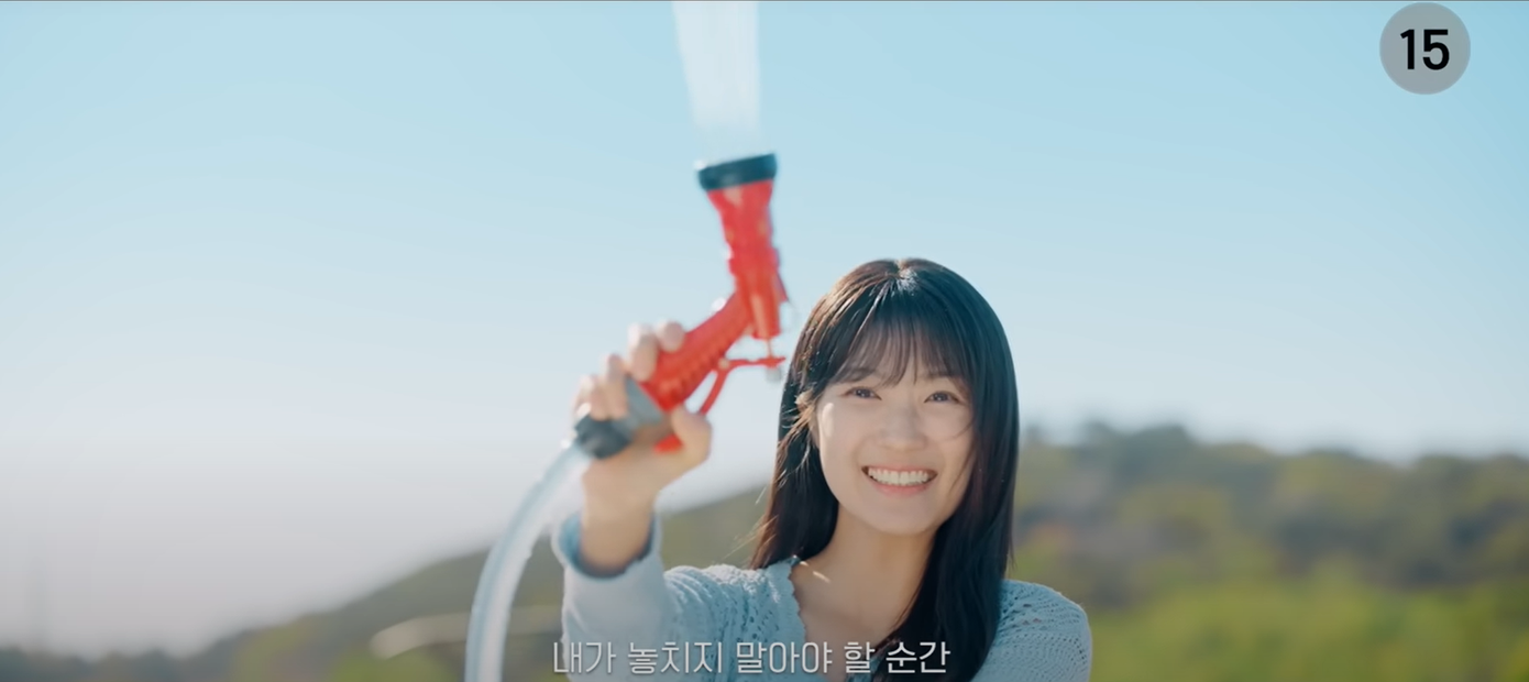 Có "sương sương" vài cảnh lãng mạn của đôi "chíp bông" được nhá hàng ở preview tập 5 của Lovely Runner.