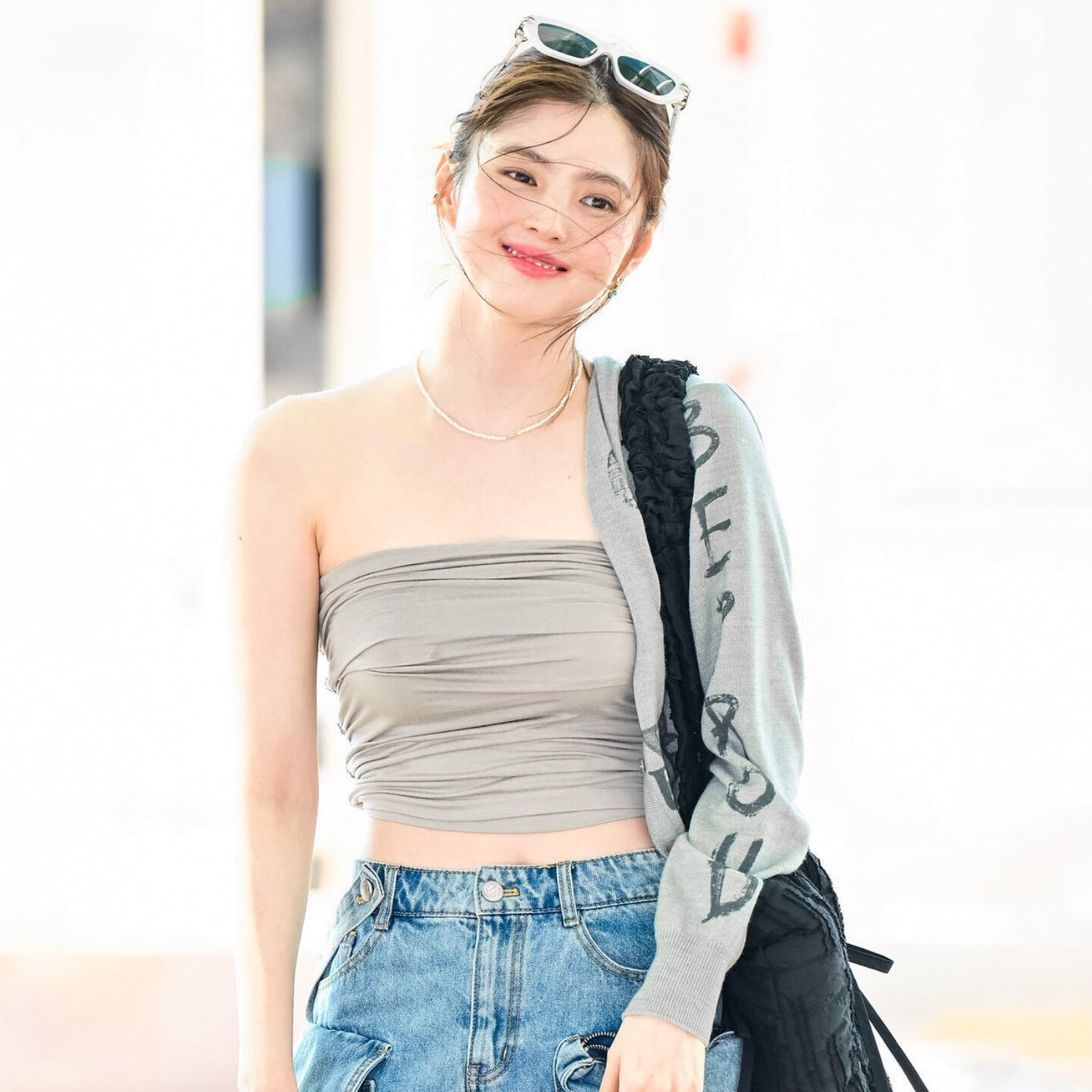 Đây không phải lần đầu tiên Han So Hee lao đao về những hành vi bất hợp pháp của mẹ ruột. Đây không phải lần đầu tiên Han So Hee lao đao về những hành vi bất hợp pháp của mẹ ruột.