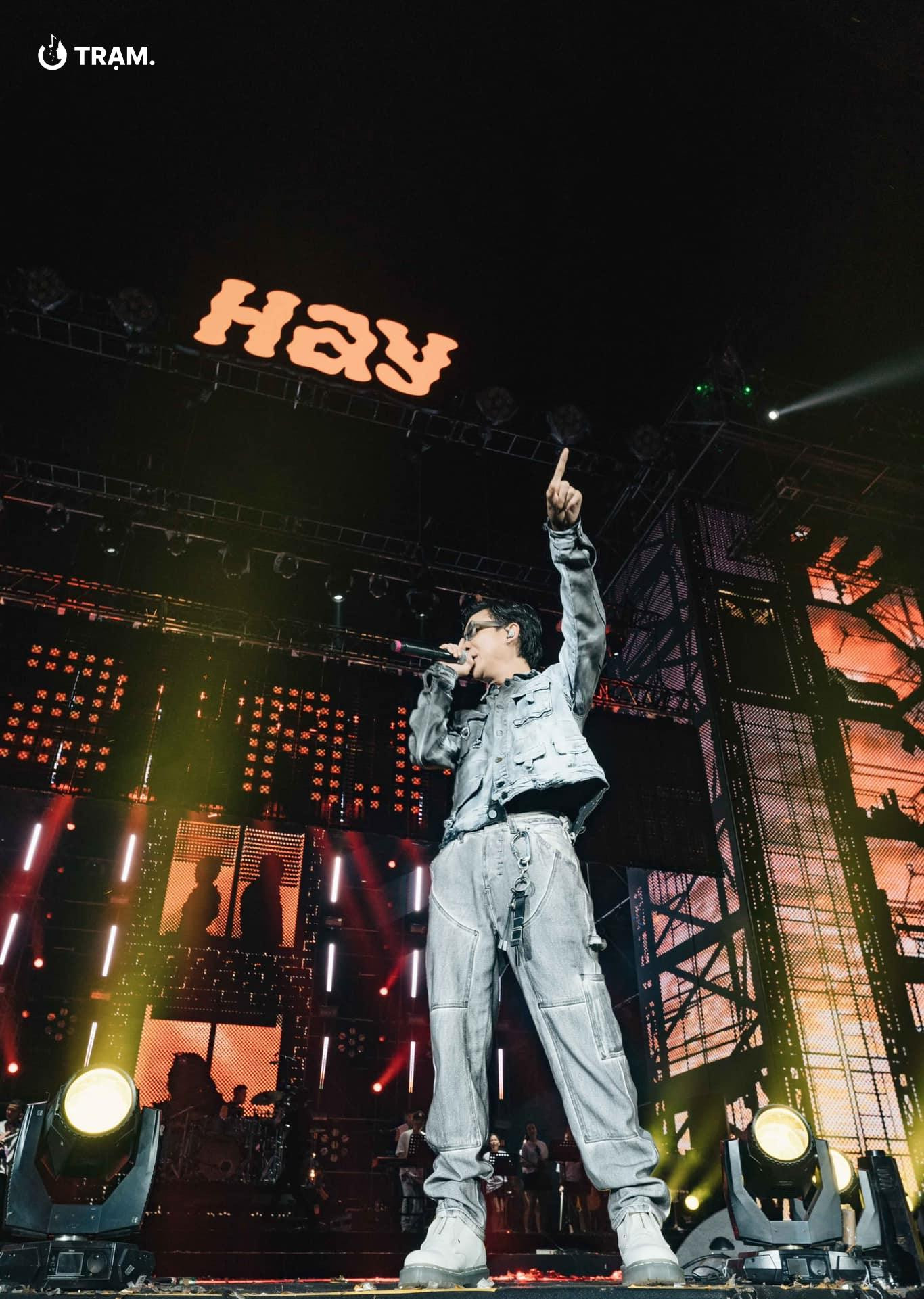 JustaTee kết đêm nhạc lúc nửa đêm. Ảnh: Trạm JustaTee kết đêm nhạc lúc nửa đêm. Ảnh: Trạm