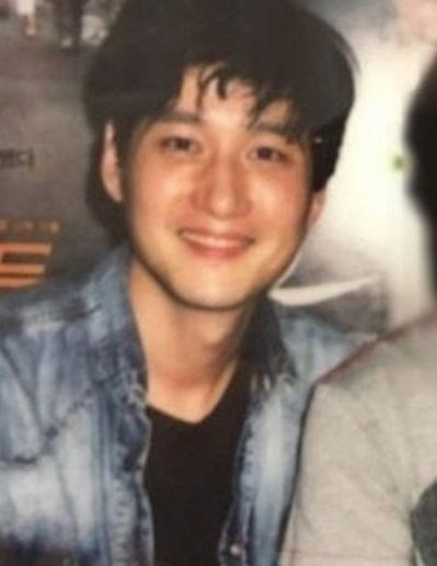 Visual "nức nở" thời trai tráng của "bố Yang" Khi Cuộc Đời Cho Bạn Quả Quýt. Visual "nức nở" thời trai tráng của "bố Yang" Khi Cuộc Đời Cho Bạn Quả Quýt.