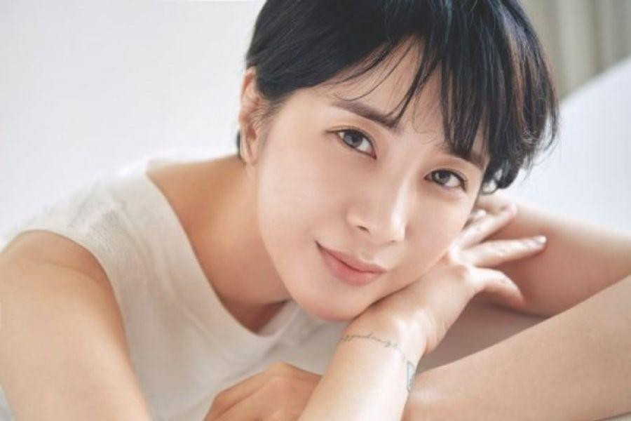 Ca sĩ kiêm nghệ sĩ giải trí Seo In Young có kết quả xét nghiệm dương tính với vi-rút SARS-CoV-2 vào ngày 13/7. Ca sĩ kiêm nghệ sĩ giải trí Seo In Young có kết quả xét nghiệm dương tính với vi-rút SARS-CoV-2 vào ngày 13/7.