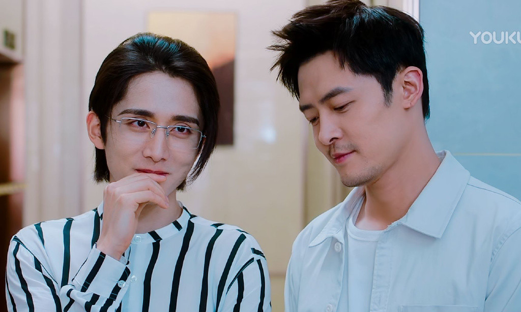 Trương Tân Thành và Phó Tân Bác không tạo được "phản ứng hóa học" là một bộ đôi ăn ý trên màn ảnh cũng là một điểm trừ khiến Quang Uyên nhận về nhiều lời chê bai. Trương Tân Thành và Phó Tân Bác không tạo được "phản ứng hóa học" là một bộ đôi ăn ý trên màn ảnh cũng là một điểm trừ khiến Quang Uyên nhận về nhiều lời chê bai.