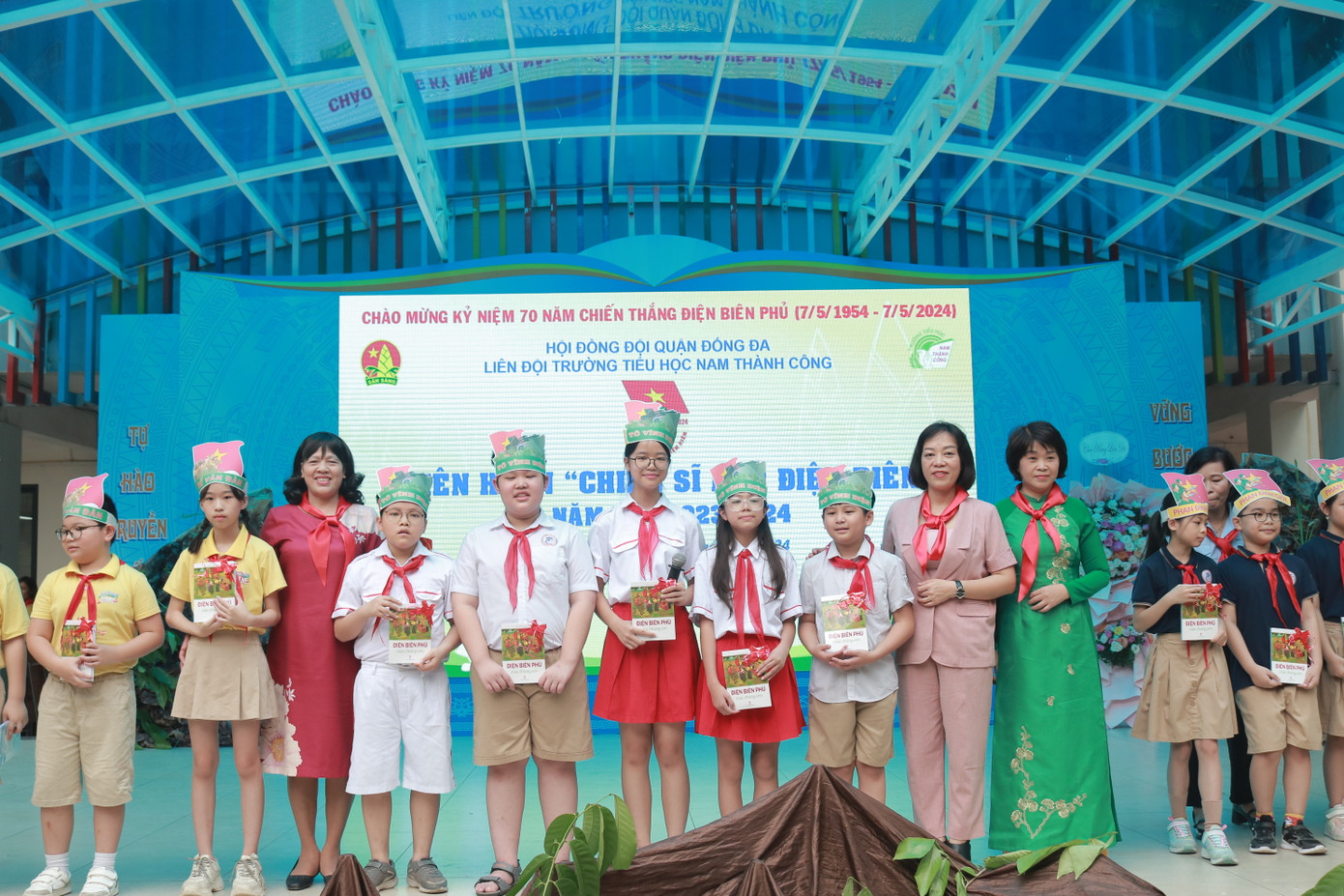 Chung cuộc, đội Phan Đình Giót và Bế Văn Đàn đồng điểm, đồng hạng Nhì. Giải nhất thuộc về đội Tô Vĩnh Diện. Chung cuộc, đội Phan Đình Giót và Bế Văn Đàn đồng điểm, đồng hạng Nhì. Giải nhất thuộc về đội Tô Vĩnh Diện.