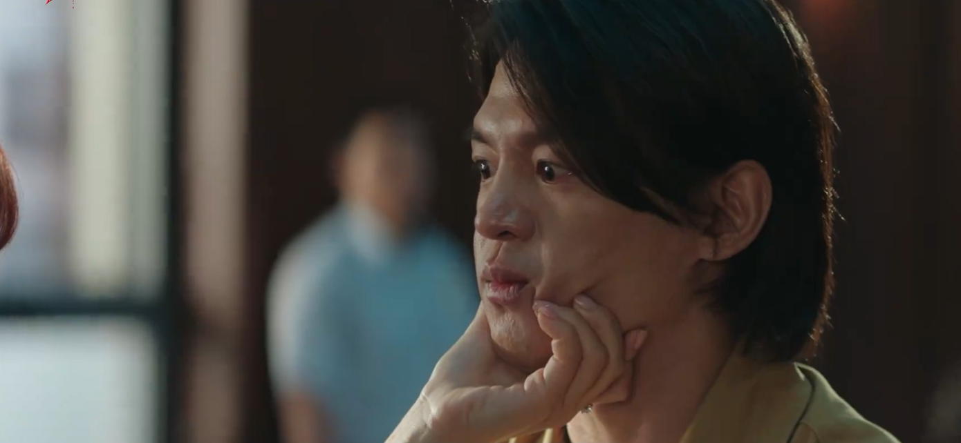 Jung Sun Ho bị coi là kẻ vô dụng trong gia đình, hắn &quot;ăn bám&quot; và hay gây chuyện. Jung Sun Ho đã làm gì đến mức phải ngồi tòa và Bit Na đã chất vấn hắn có từng giết người hay không?