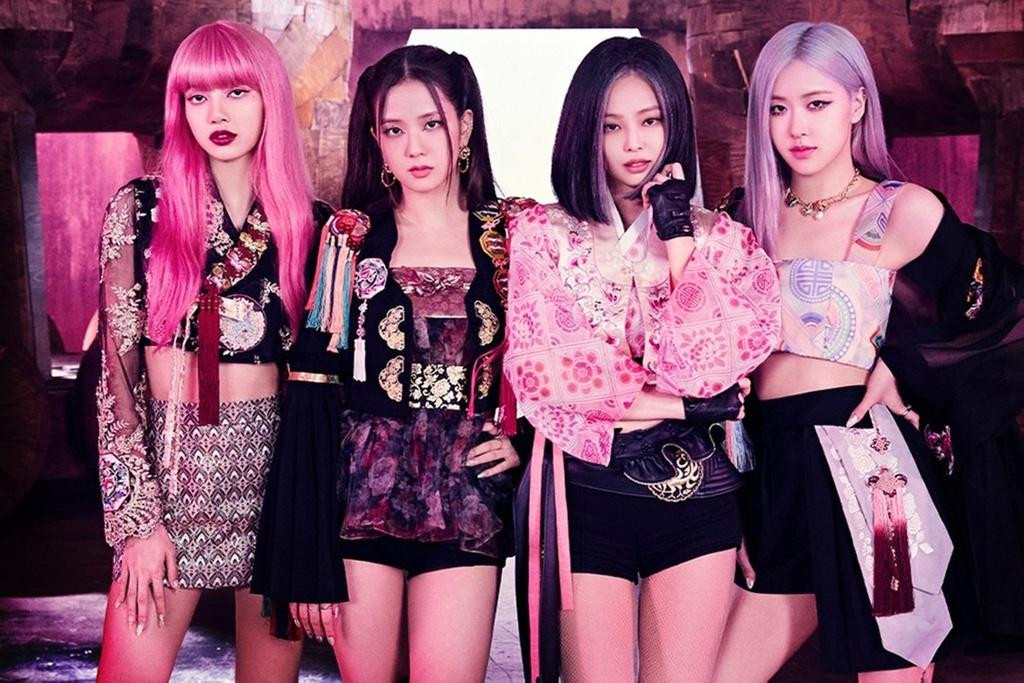 Trừ Jisoo, ba thành viên còn lại của BLACKPINK là Rosé, Jennie và Lisa cũng đang sở hữu kênh YouTube cá nhân triệu view. Trừ Jisoo, ba thành viên còn lại của BLACKPINK là Rosé, Jennie và Lisa cũng đang sở hữu kênh YouTube cá nhân triệu view.