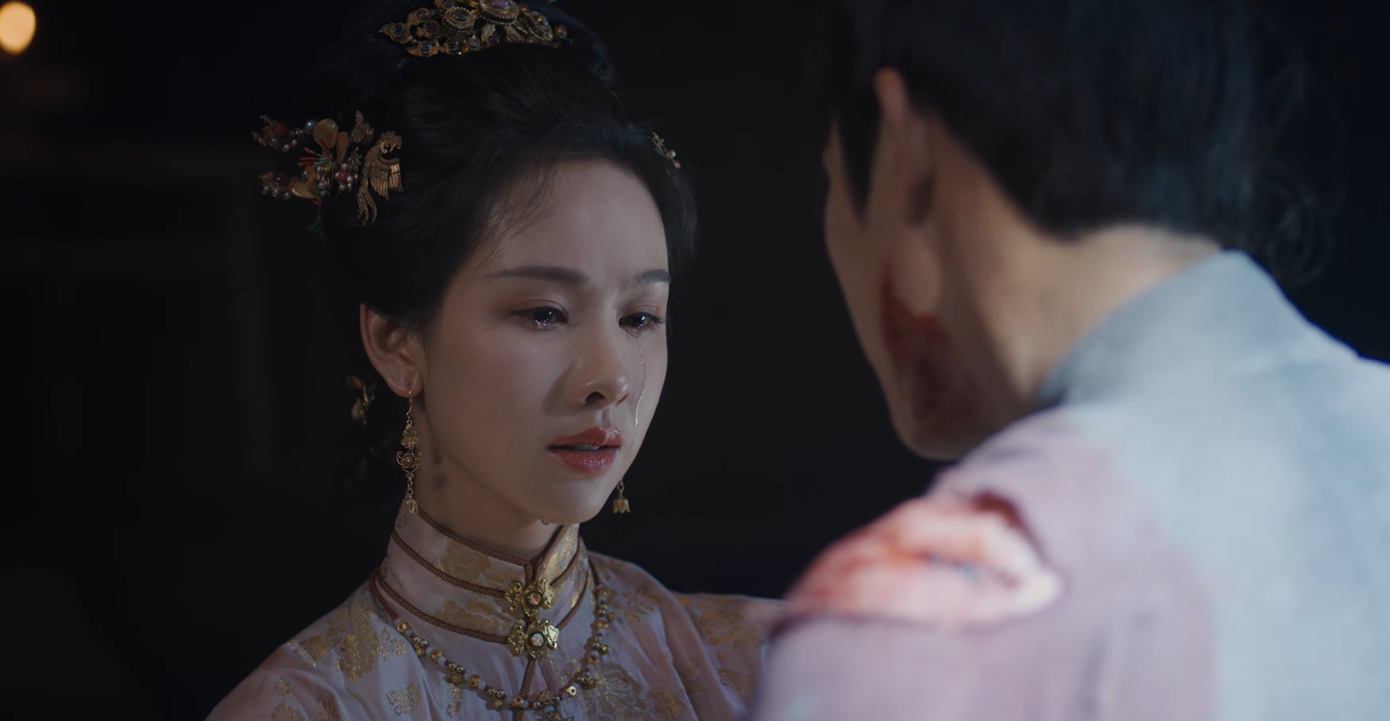 Vân Tịch giấu sẵn một khoản tiền của Bùi Đại Phúc, đủ để gia đình sống an ổn hết đời, dặn dò Hàn Nhạn nhớ lấy.