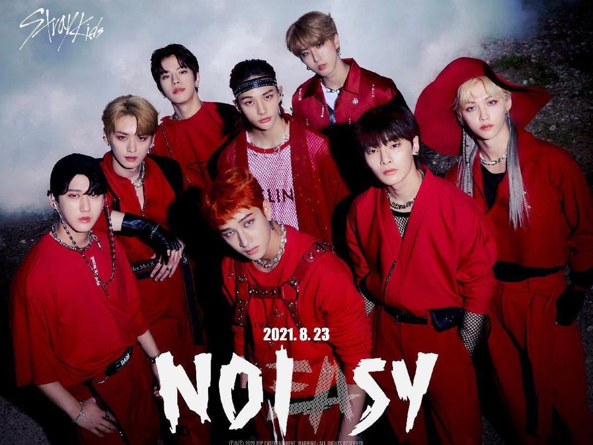 Album NOEASY của Stray Kids bao trùm bởi chất nhạc điện tử mạnh mẽ. Ngay khi mới phát hành, NOEASY nhanh chóng đứng đầu bảng xếp hạng iTunes nhiều quốc gia.