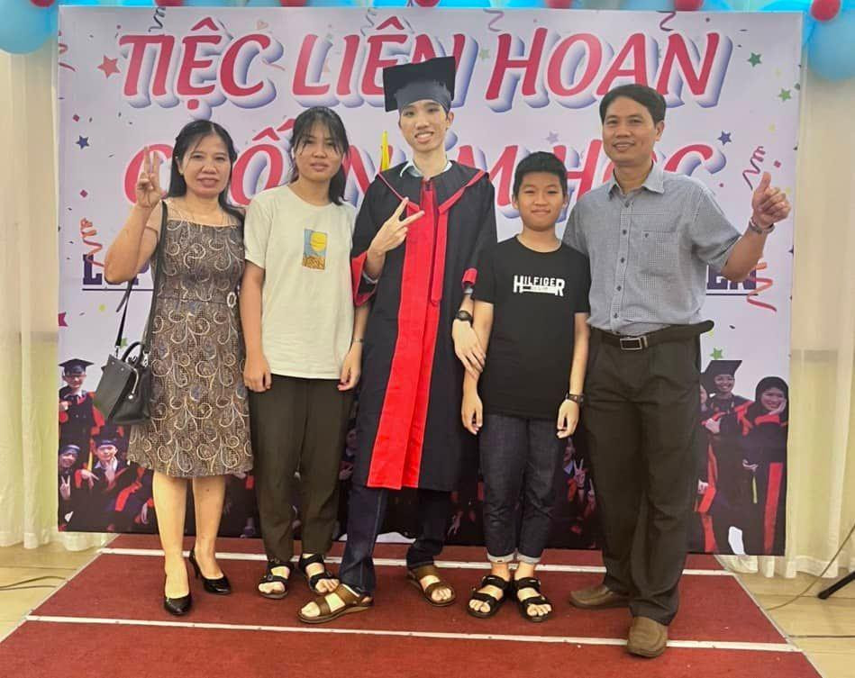 Đức Huy đã cố gắng hết sức để sở hữu bảng điểm “con nhà người ta”.