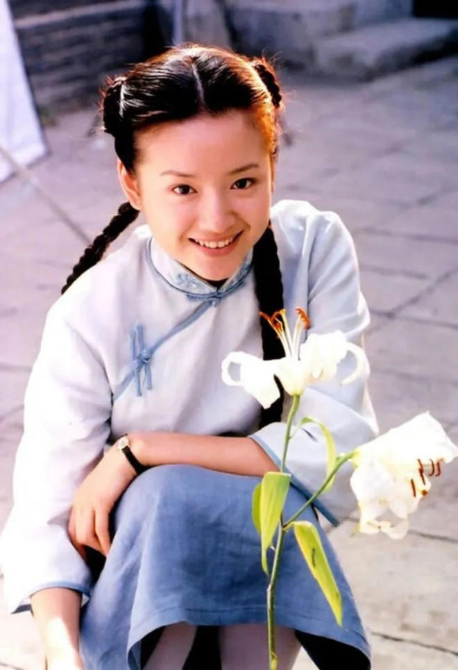 Đổng Khiết là một trong những &quot;bạch nguyệt quang&quot; huyền thoại của C-Biz vì diễn xuất tự nhiên cùng nhan sắc trong veo, dịu ngọt.