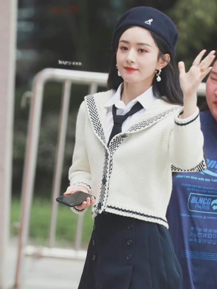 Triệu Lệ Dĩnh tràn đầy hơi thở thanh xuân