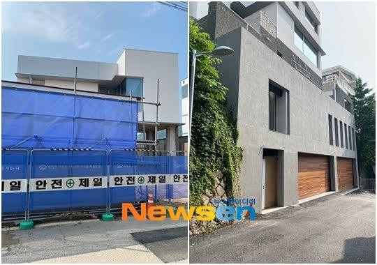 Những ngôi nhà ở phía đối diện (ảnh bên trái) đã treo biển phản đối, yêu cầu khôi phục lại nguyên trạng con đường. - Ảnh: Newsen Những ngôi nhà ở phía đối diện (ảnh bên trái) đã treo biển phản đối, yêu cầu khôi phục lại nguyên trạng con đường. - Ảnh: Newsen