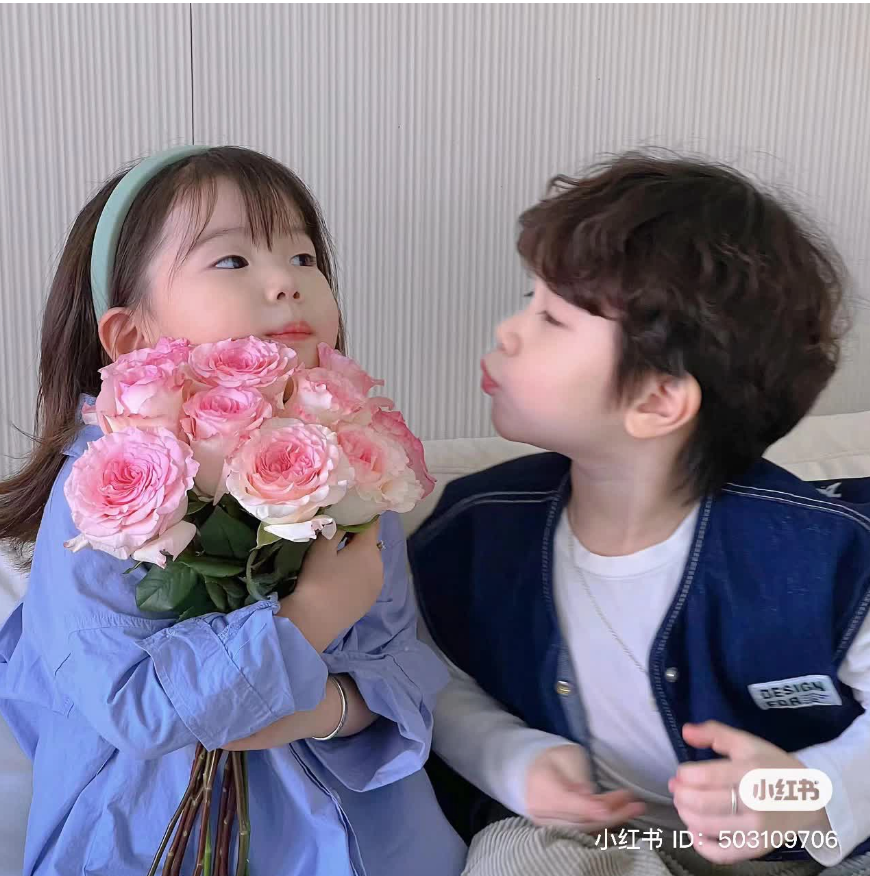 Màn cosplay thành &quot;tiểu Hứa Hồng Đậu&quot; và &quot;tiểu Tạ Chi Dao&quot; khiến netizen &quot;cưng xỉu&quot;.