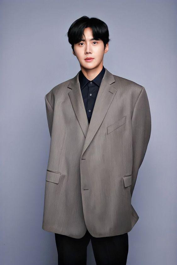 Ngỡ như mất tất cả nhưng cuối cùng, Kim Seon Ho lại có được nhiều hơn sự yêu mến của công chúng sau ồn ào đầu tiên trong sự nghiệp. Ngỡ như mất tất cả nhưng cuối cùng, Kim Seon Ho lại có được nhiều hơn sự yêu mến của công chúng sau ồn ào đầu tiên trong sự nghiệp.