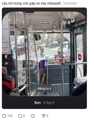 Những bình luận chia sẻ hình ảnh từng đi chuyến buýt được trang trí "dưỡng thê" không kém, như được nạp thêm "năng lượng đáng yêu" khi vô tình bắt được những chiếc xe buýt này. Những bình luận chia sẻ hình ảnh từng đi chuyến buýt được trang trí "dưỡng thê" không kém, như được nạp thêm "năng lượng đáng yêu" khi vô tình bắt được những chiếc xe buýt này.