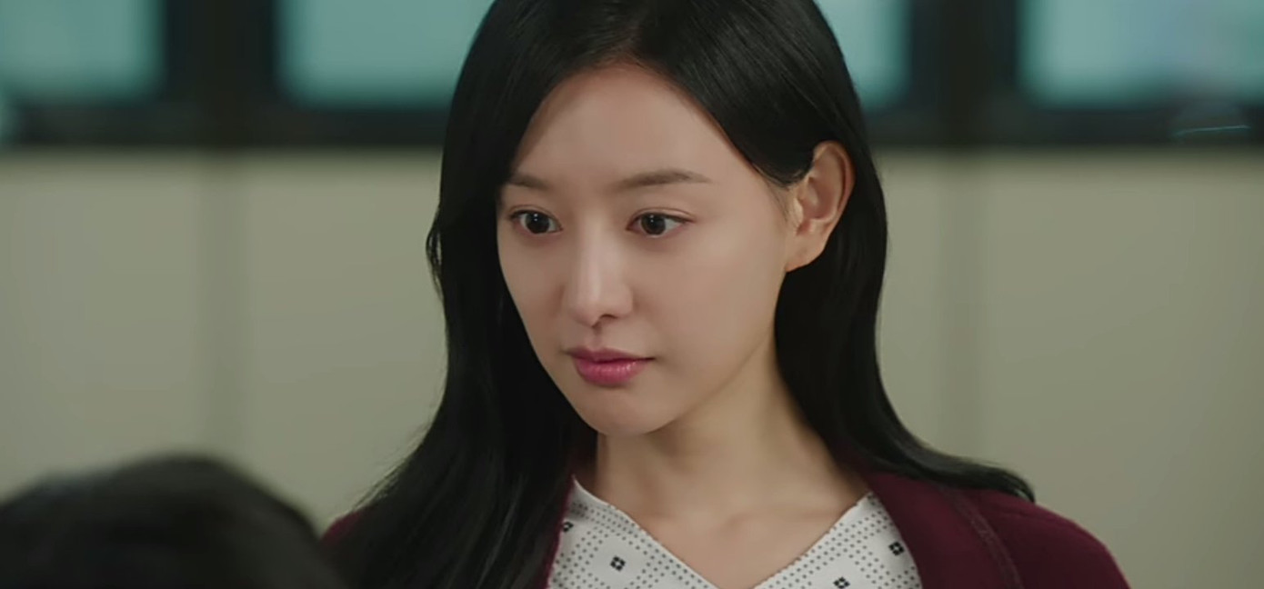 Được Hae In "nhập lệnh" nhìn trìu mến để gỡ gạc cho những bình luận "lụy chồng cũ" nên công khai bệnh tình cứu anh, Baek Hyun Woo cũng trao cô ánh mắt chứa đầy ngọt ngào, đến người xem cũng rung động. Được Hae In "nhập lệnh" nhìn trìu mến để gỡ gạc cho những bình luận "lụy chồng cũ" nên công khai bệnh tình cứu anh, Baek Hyun Woo cũng trao cô ánh mắt chứa đầy ngọt ngào, đến người xem cũng rung động.