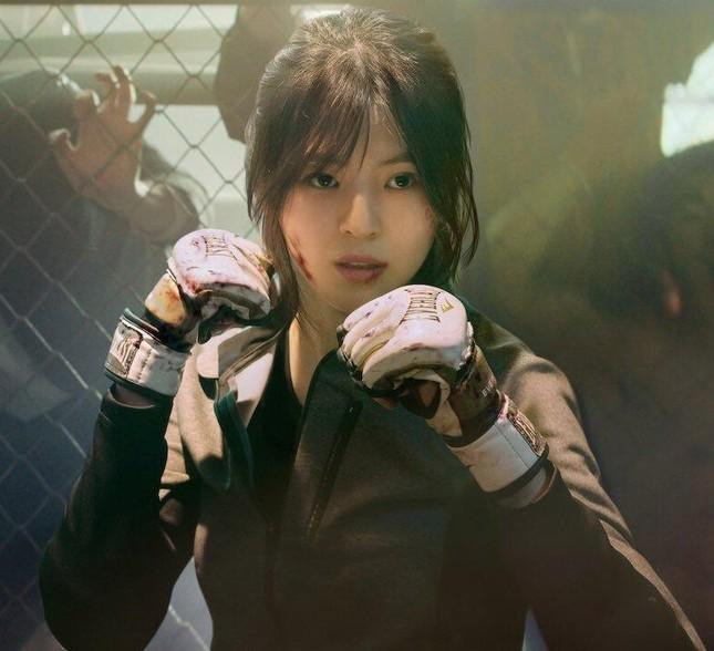 Han So Hee sẵn sàng để mặt mộc để đem lại hiệu ứng ghi hình tốt nhất. Han So Hee sẵn sàng để mặt mộc để đem lại hiệu ứng ghi hình tốt nhất.