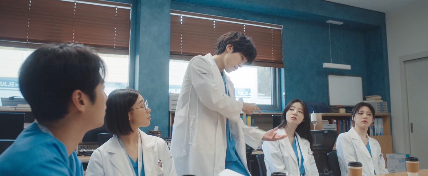 Mỗi người của F4 tân binh Yulje có một nhiệm vụ riêng ngay ngày đầu đi làm.