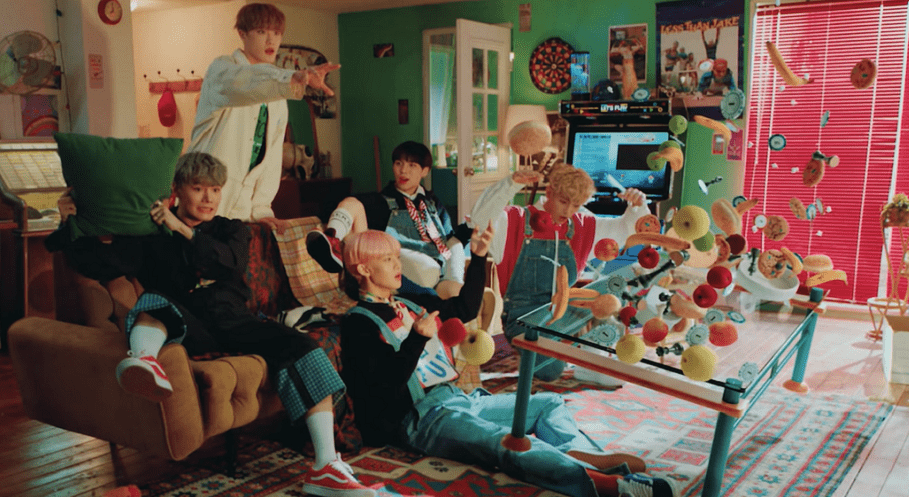 Cinema của CIX là bản hòa tấu sôi động, cuốn hút, được tạp chí TIME đánh giá là ca khúc của chất lượng bền bỉ của một tác phẩm kinh điển có giá trị vượt thời gian.