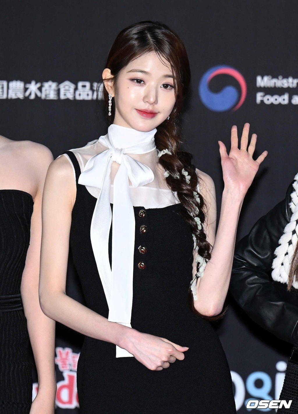 Visual của Won Young đang gây sốt mạng xã hội, xinh đẹp như tiểu thư xuất thân từ gia đình trâm anh, thế phiệt. Visual của Won Young đang gây sốt mạng xã hội, xinh đẹp như tiểu thư xuất thân từ gia đình trâm anh, thế phiệt.