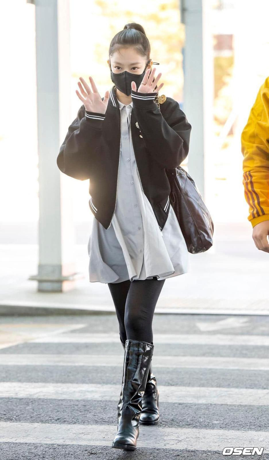 Phong cách thời trang của Jennie luôn được giới mộ điệu và truyền thông đánh giá cao.