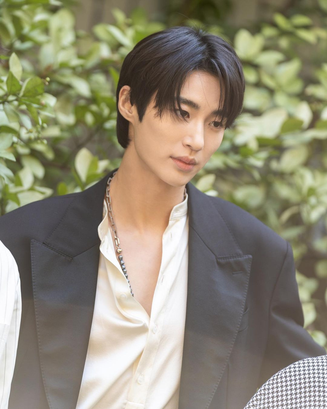 Giữ "phong độ này", Byeon Woo Seok có lẽ sẽ sớm nhận được chứng nhận trai đẹp nhưng tàn ác với trái tim khán giả. Giữ "phong độ này", Byeon Woo Seok có lẽ sẽ sớm nhận được chứng nhận trai đẹp nhưng tàn ác với trái tim khán giả.