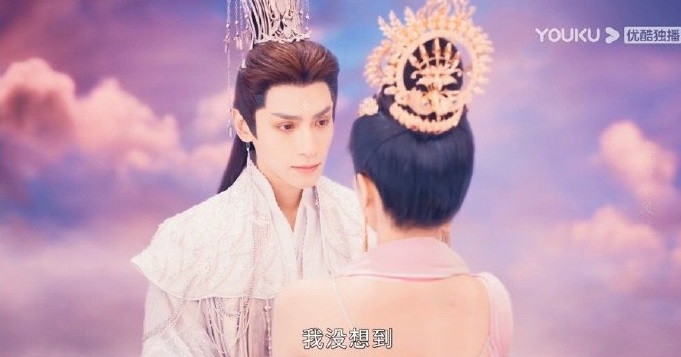 Ấn ký trên trán và diện mạo của Đàm Đài Tẫn cũng thay đổi, mang dáng vẻ của thần khi lòng anh được Tô Tô nhìn thấu.