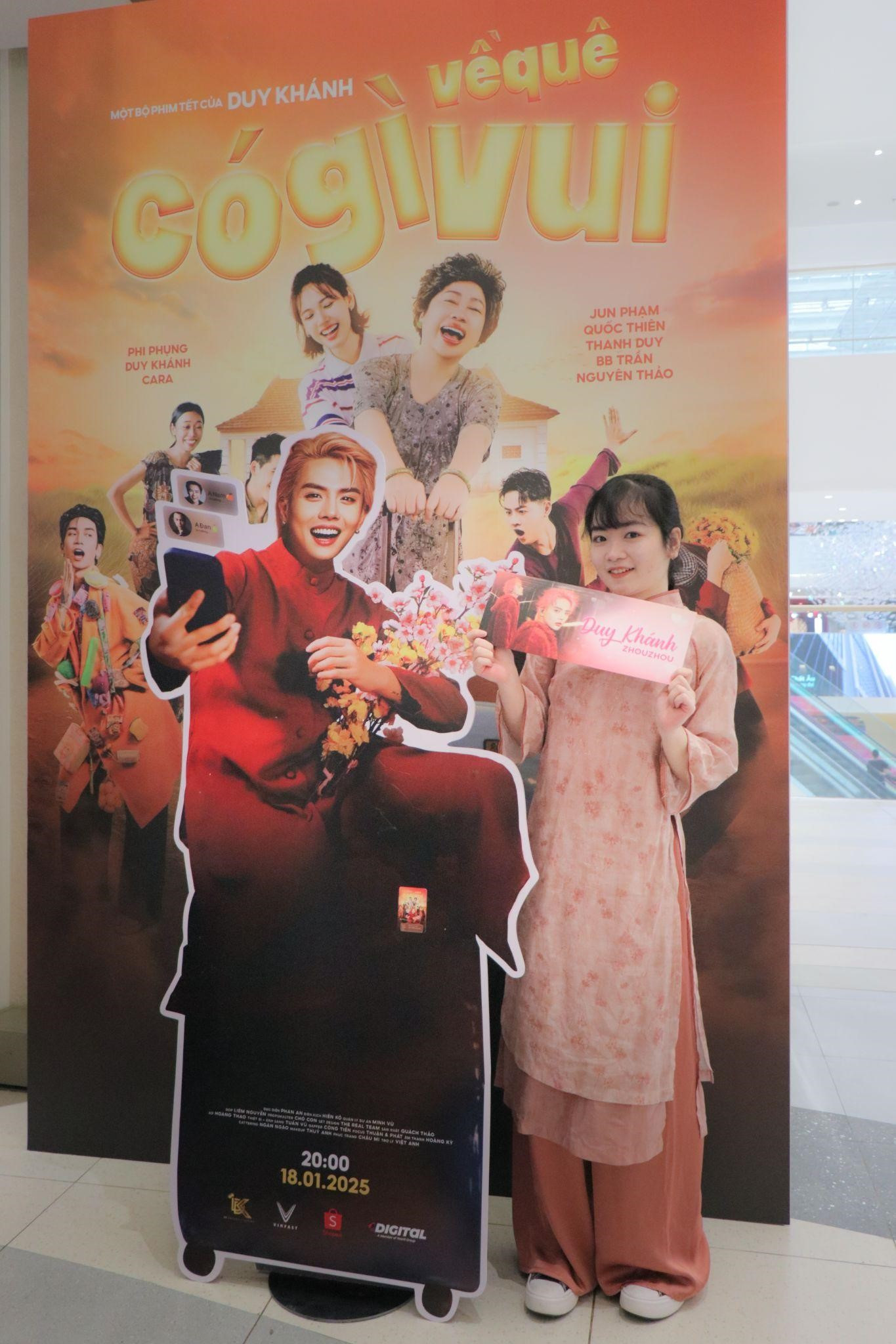 Các hoạt động check-in dành cho fan hâm mộ.