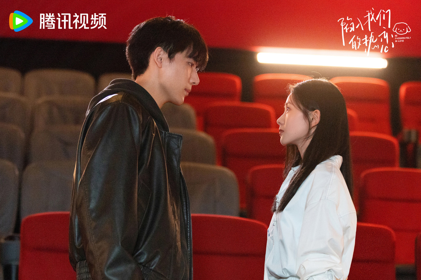 Các cảnh thân mật nhất của "Mưu lang nữ" chỉ là hôn má, trán hoặc hôn mu bàn tay.