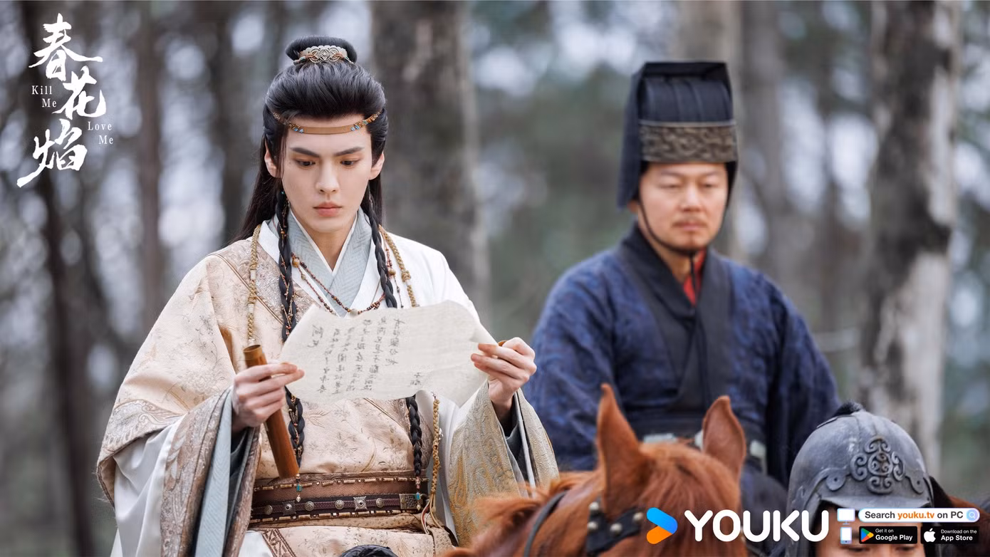 Tất Văn Quân với vai Việt Tần thiếu thuyết phục người xem vì ánh mắt không biểu đạt được nhiều cảm xúc, dù là cảnh vui, tức giận hay đau buồn đều không có nhiều thay đổi. Tất Văn Quân với vai Việt Tần thiếu thuyết phục người xem vì ánh mắt không biểu đạt được nhiều cảm xúc, dù là cảnh vui, tức giận hay đau buồn đều không có nhiều thay đổi.