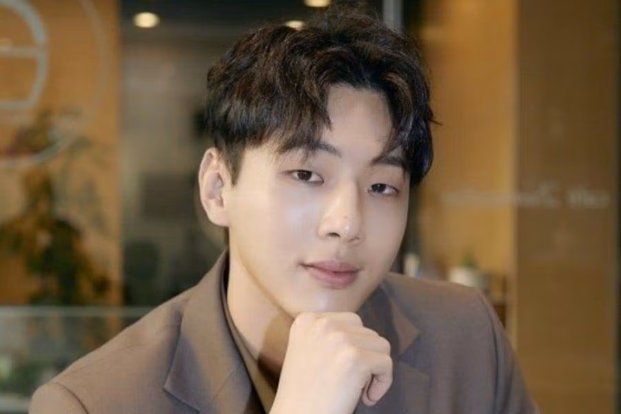 Ji Soo đã thông cảm cho hoàn cảnh và quyết định tha thứ cho người đàn ông đã tung tin đồn.