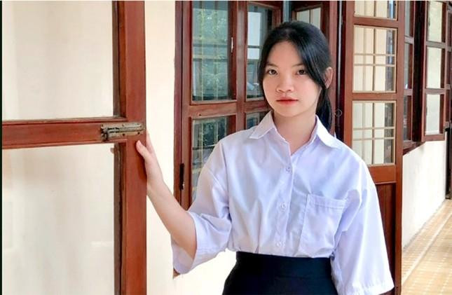 Lò Huyền Trang là học sinh trường Phổ thông Dân tộc Nội trú tỉnh Kon Tum Lò Huyền Trang là học sinh trường Phổ thông Dân tộc Nội trú tỉnh Kon Tum