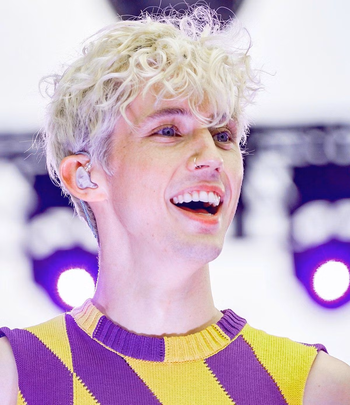 Giọng ca Angel Baby - Troye Sivan cũng thu hút sự chú ý khi góp mặt trong bộ phim. Giọng ca Angel Baby - Troye Sivan cũng thu hút sự chú ý khi góp mặt trong bộ phim.