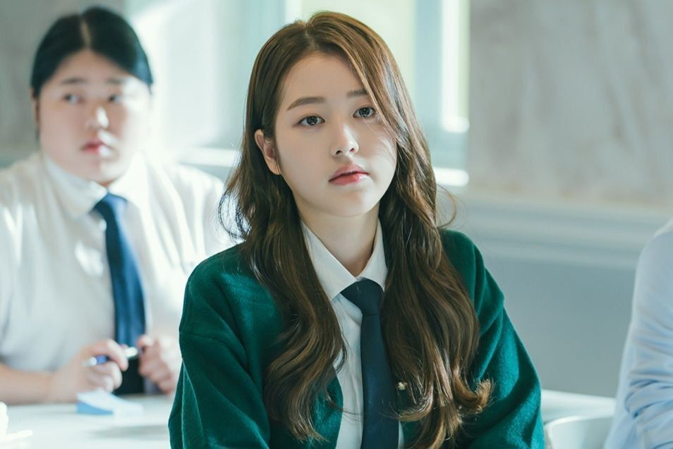 Baek Ha Rin tưởng hiền lành, lương thiện nhưng lại là kẻ mang suy nghĩ méo mó, khó đoán.