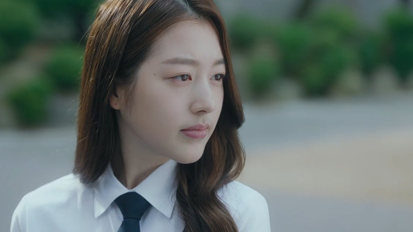 Baek Ha Rin tưởng hiền lành, lương thiện nhưng lại là kẻ mang suy nghĩ méo mó, khó đoán.