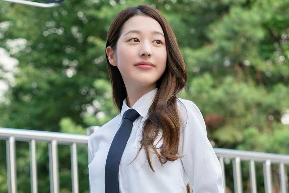 Baek Ha Rin tưởng hiền lành, lương thiện nhưng lại là kẻ mang suy nghĩ méo mó, khó đoán.