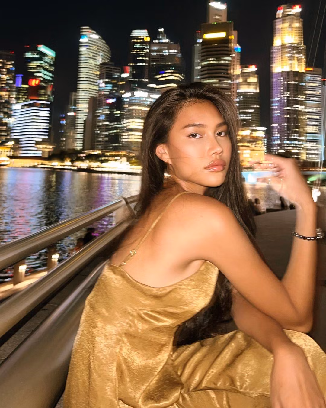 Chinni sở hữu Instagram có hơn 164K lượt theo dõi. Cô từng ghi danh vào Miss Trans Thailand 2023.