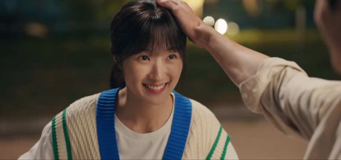 Tập 5 cũng là liên tục sự rung rinh nho nhỏ từ những cảnh Sun Jae xoa đầu Im Sol.