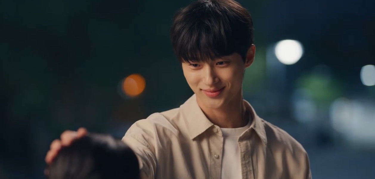 Tập 5 cũng là liên tục sự rung rinh nho nhỏ từ những cảnh Sun Jae xoa đầu Im Sol.