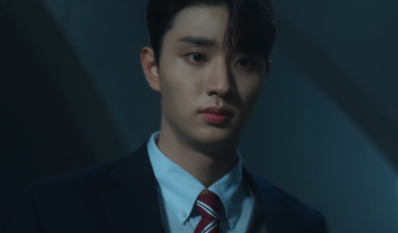 Ri An bất ngờ khi nhận được tin nhắn: &quot;Nhìn cậu sốc nhỉ? Kim Ri An&quot;.