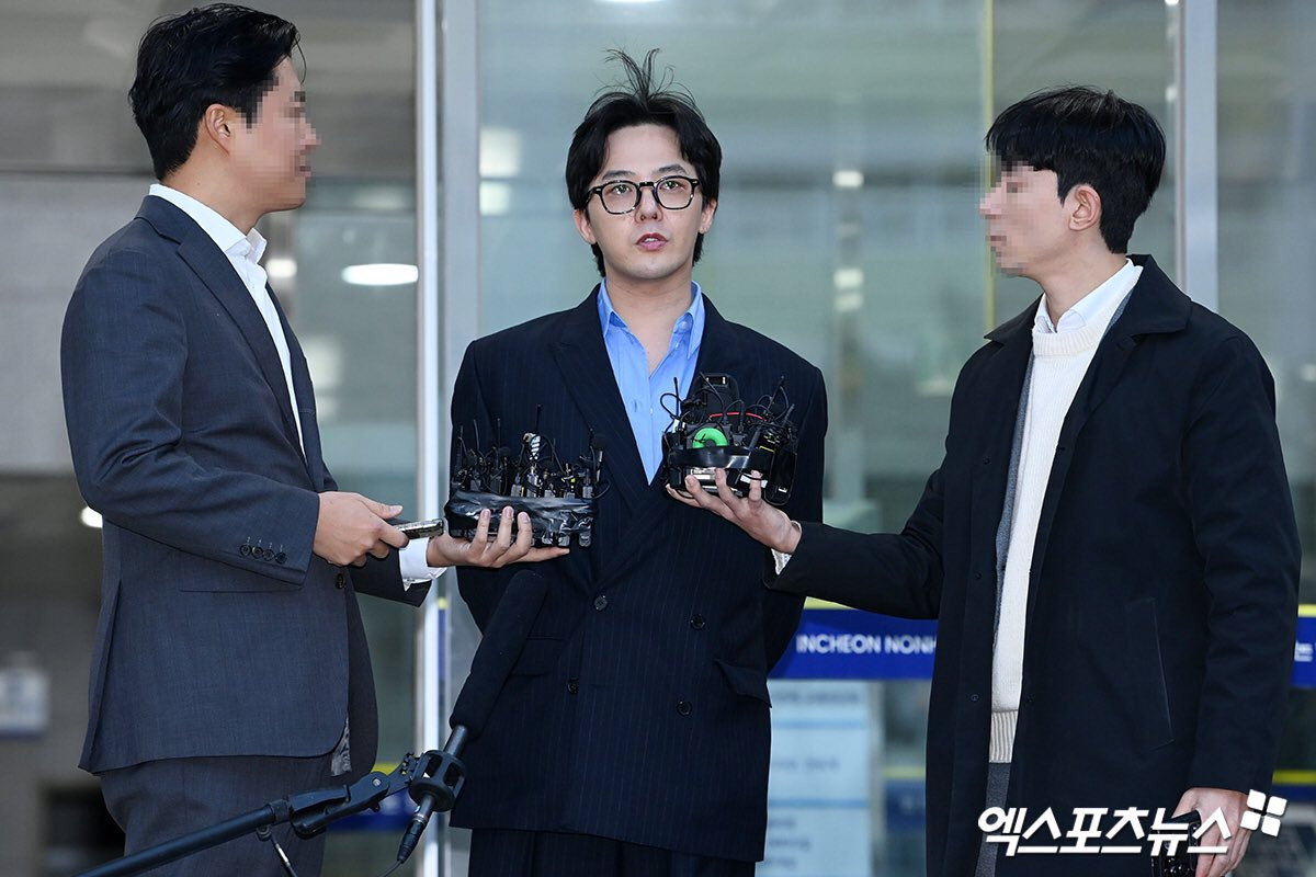 Buổi điều tra của G-Dragon diễn ra trong khoảng 4 tiếng. Buổi điều tra của G-Dragon diễn ra trong khoảng 4 tiếng.