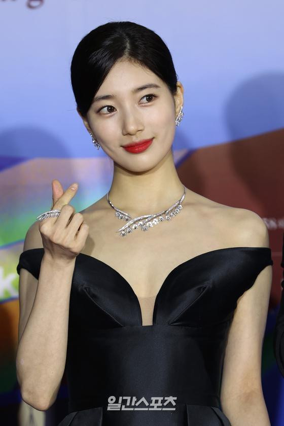 "Tình đầu quốc dân" Suzy tỏa khí chất kiêu sa, diễm lệ.