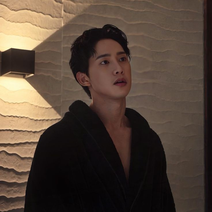 Park Sung Hoon lột tả hoàn hảo một thiếu gia Jeon Jae Joon có sắc, kém tài, thiếu đức. Park Sung Hoon lột tả hoàn hảo một thiếu gia Jeon Jae Joon có sắc, kém tài, thiếu đức.