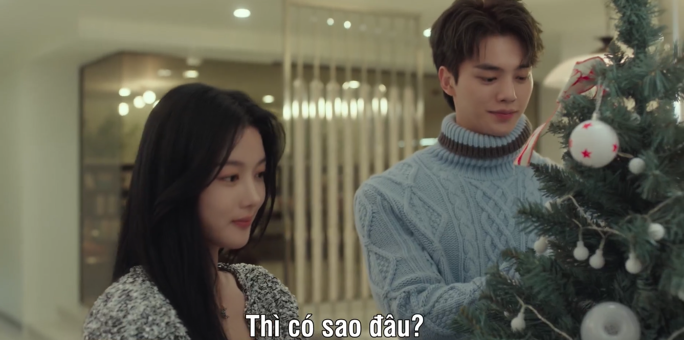 Ban đầu, cổ áo len của Gu Won hơi vểnh lên ở phía sau, đằng trước gập xuống không đều nhau. Ban đầu, cổ áo len của Gu Won hơi vểnh lên ở phía sau, đằng trước gập xuống không đều nhau.