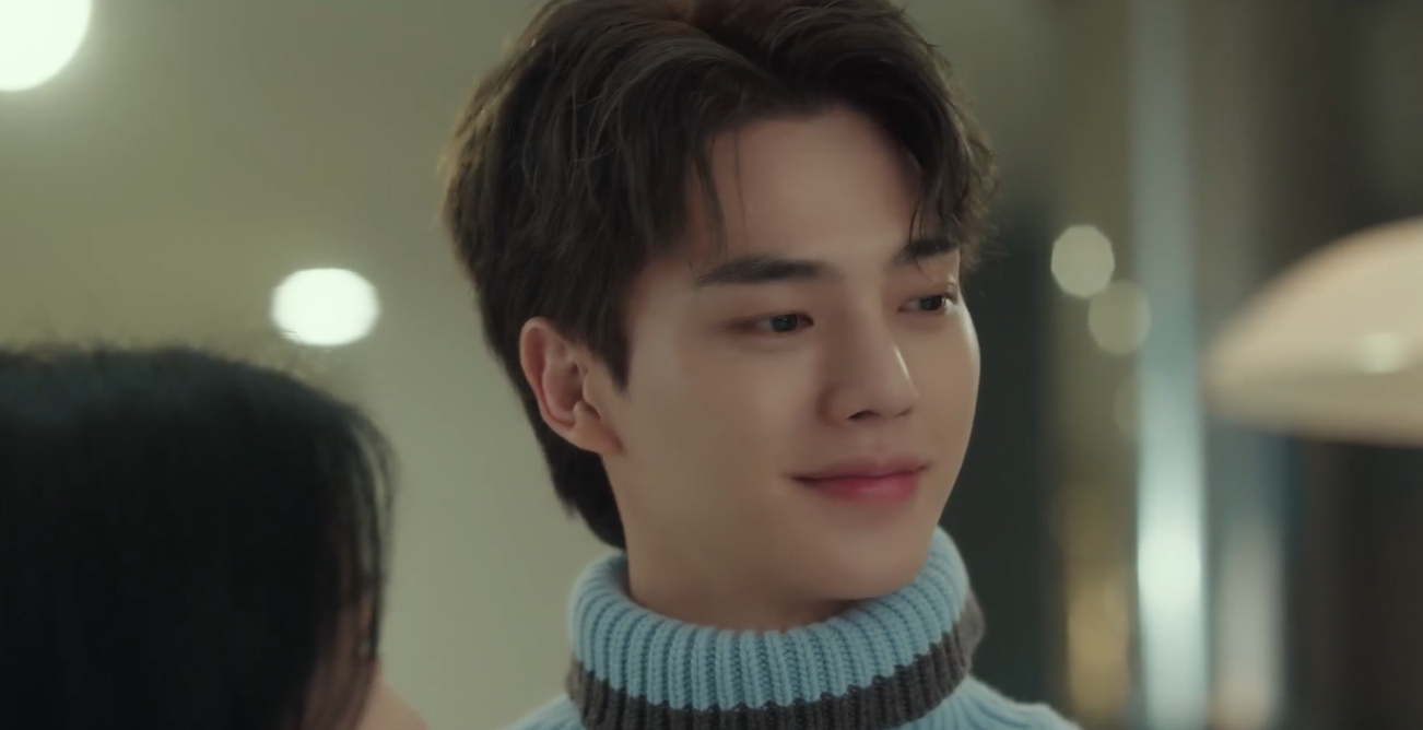 Quá trình "phập phồng" của cổ áo Jung Gu Won. Quá trình "phập phồng" của cổ áo Jung Gu Won.