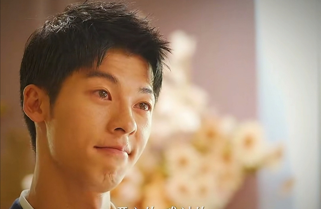 Hai bức ảnh được Cnet sử dụng nhiều nhất để "cosplay nỗi đau" của Châu Tiêu Tề mỗi khi "Vưu Vịnh Từ" Chương Nhược Nam có happy ending ở phim mới. Hai bức ảnh được Cnet sử dụng nhiều nhất để "cosplay nỗi đau" của Châu Tiêu Tề mỗi khi "Vưu Vịnh Từ" Chương Nhược Nam có happy ending ở phim mới.