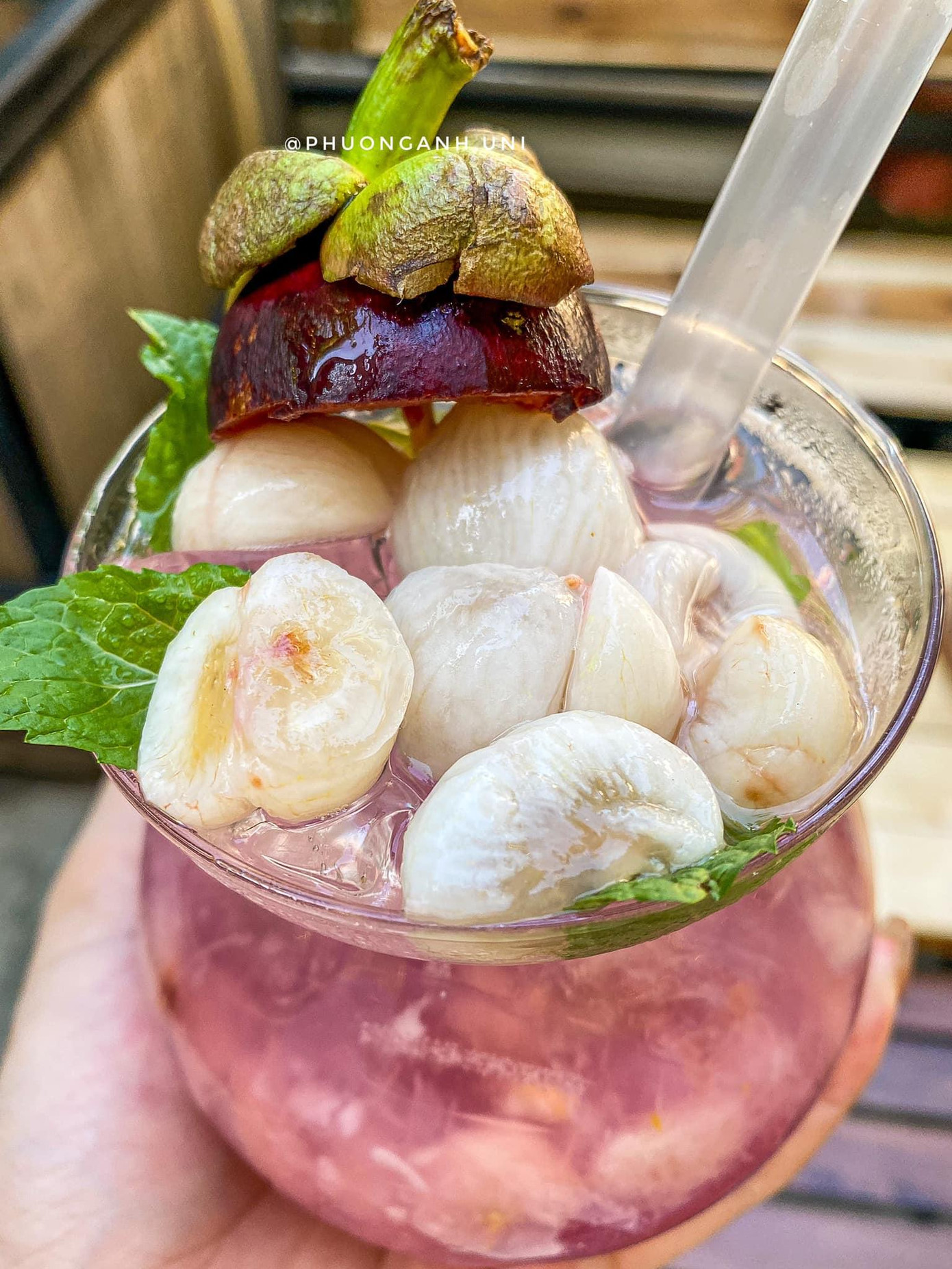 Trà măng cụt đang là cái tên mới nổi được giới trẻ Hà Nội săn lùng. - Ảnh: @phuonganh.uni