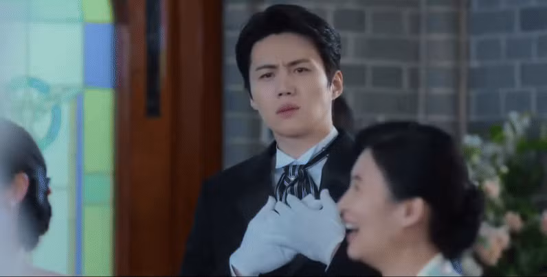Không ít cư dân mạng rung động, yêu cầu "chú rể tương lai" của mình cũng phải "xỉu đùng" như Chung Seop mới chấp nhận bước vào lễ đường.