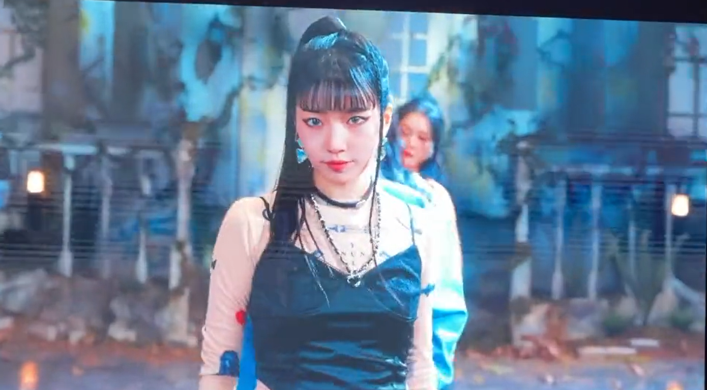 Suzy sáng bừng khung hình với khí chất "sinh ra để làm idol". Suzy sáng bừng khung hình với khí chất "sinh ra để làm idol".