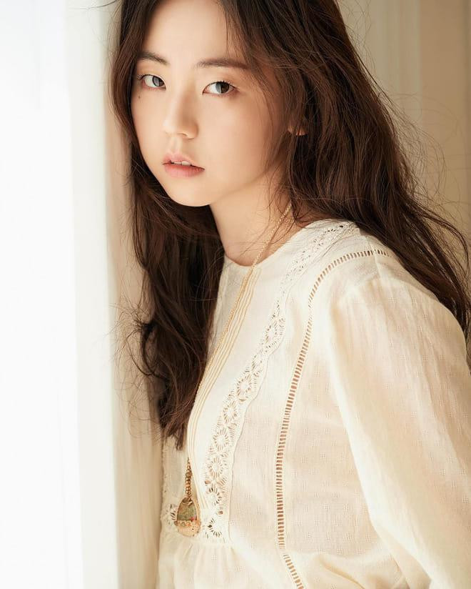 Sohee được mệnh danh như "em út huyền thoại" của JYP với câu hát "Omona" từng khiến dân Hàn phát cuồng. Sohee được mệnh danh như "em út huyền thoại" của JYP với câu hát "Omona" từng khiến dân Hàn phát cuồng.